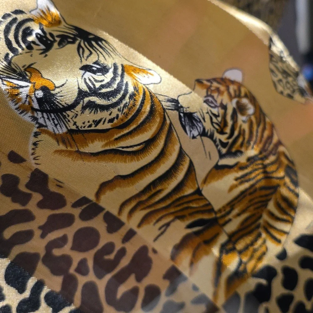 Gold and Black‎ Animal Print Scarf Satiny Cheetahs Tigers Square 40in. EUC